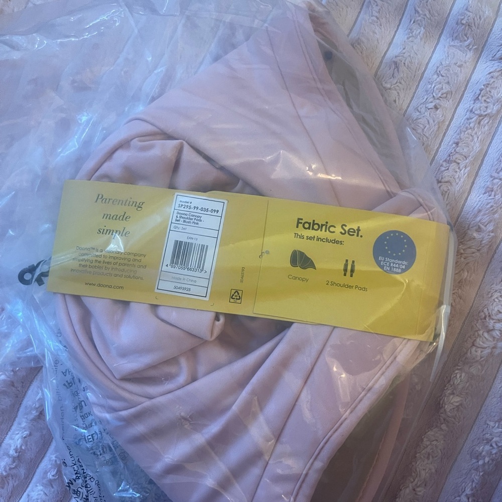 Doona / Pampers / Wipes